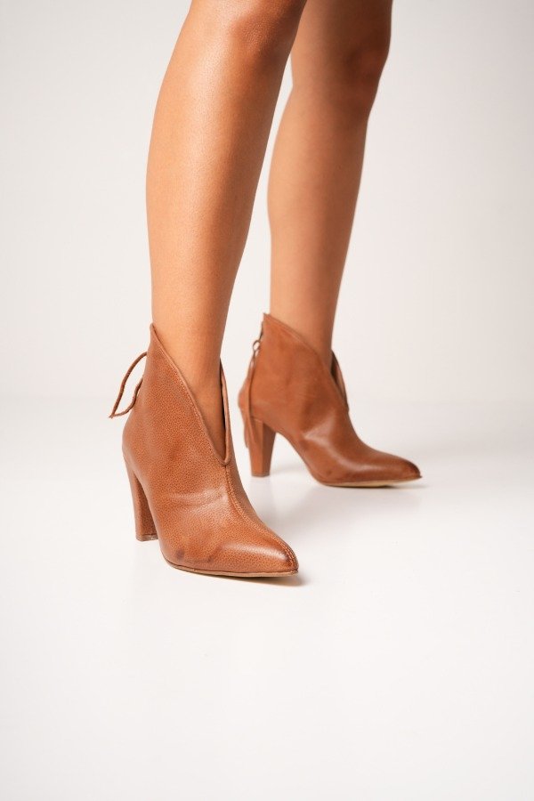 BOTA THERESE